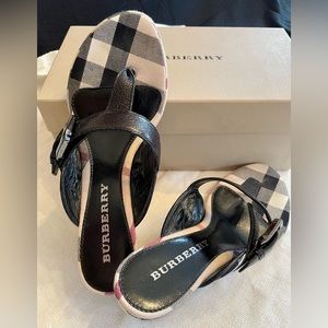 Burberry black leather sandals
